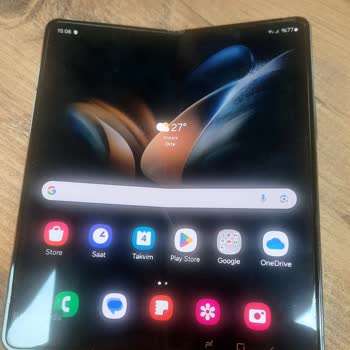 Samsung Fold 4'ün menteşe sorunu kronik mi?