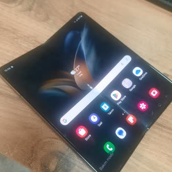 Samsung Fold 4'ün menteşe sorunu kronik mi?