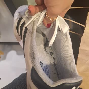 Adidas Ayakkabının Anormal Aşınması ve Mağaza Reddi