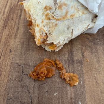 Hot Döner'de Kalitesiz Hizmet ve Eksik Pişirme Sorunu