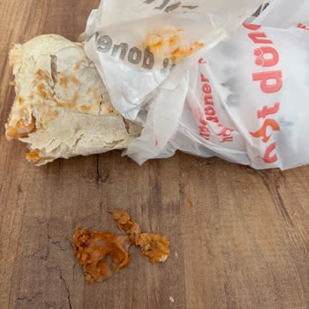 Hot Döner'de Kalitesiz Hizmet ve Eksik Pişirme Sorunu