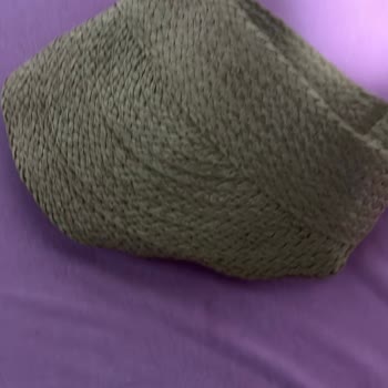 Koton'dan Aldığım Şapka Valizde Hasar Gördü