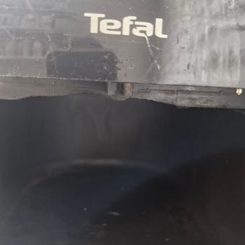 Tefal Airfry Fırının Ön Kısmı Yanıyor ve Dökülüyor