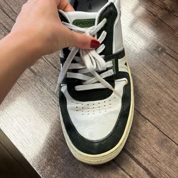 Lacoste ayakkabıda kısa sürede deri soyulması