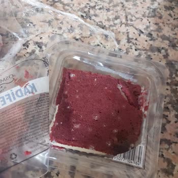 BİM Taze Olmayan Ürünler Tüketici Güvenini Sarsıyor