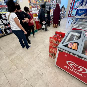 Şok Marketlerde Sürekli Kasada Kimse Yok, Personel Yetersizliği Can Sıkıyor