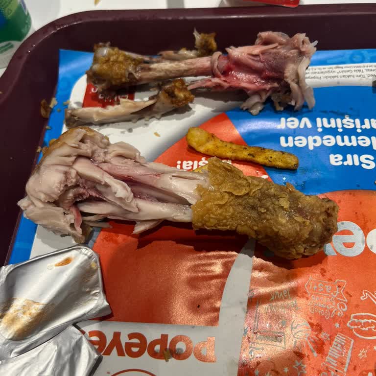 Popeyes Elazığ Şubesinde Pişmemiş Tavuk Skandalı