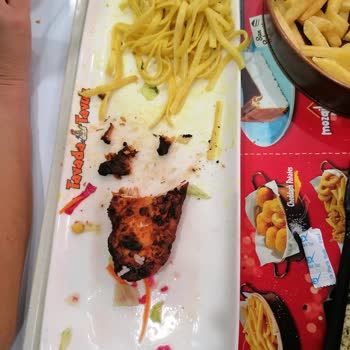 Kırıkkale Podyum AVM Tavada Tavuk Şubesinde Uzun Bekleyiş Ve Yanmış Sipariş