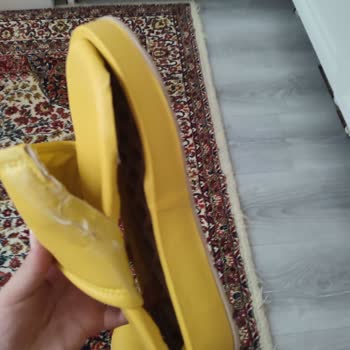 Dayanıklılığı Yetersiz Terlikler Ve İletişim Sorunları
