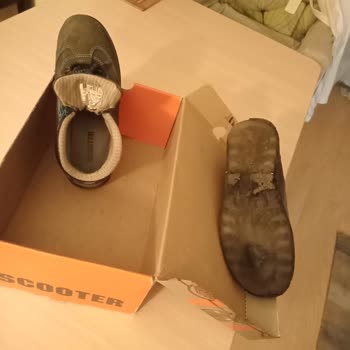 Su Geçirmez Scooter Botlarım Su Aldı, Tabanı Döküldü