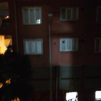Sultangazi'de 6 Haftadır Yanmayan Sokak Lambası Tehlike Saçıyor
