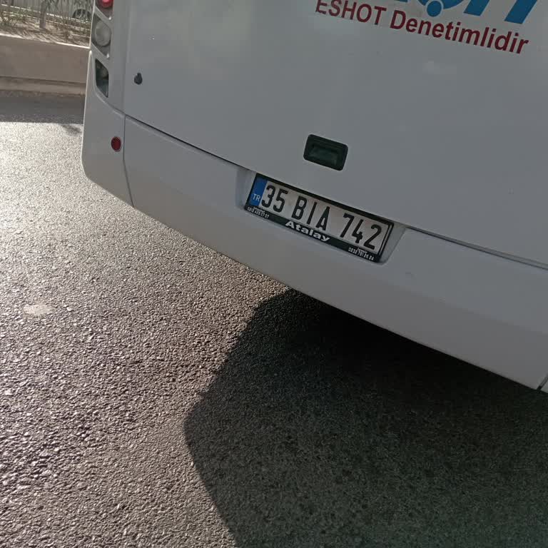 Tehlikeli Otobüs Yolculuğu: Şoförün Dikkatsizliği