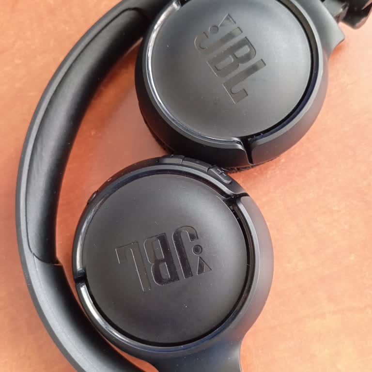 Yeni Alınan JBL Kulaklık Şarj Oluyor Ama Açılmıyor Servis Bulamıyorum