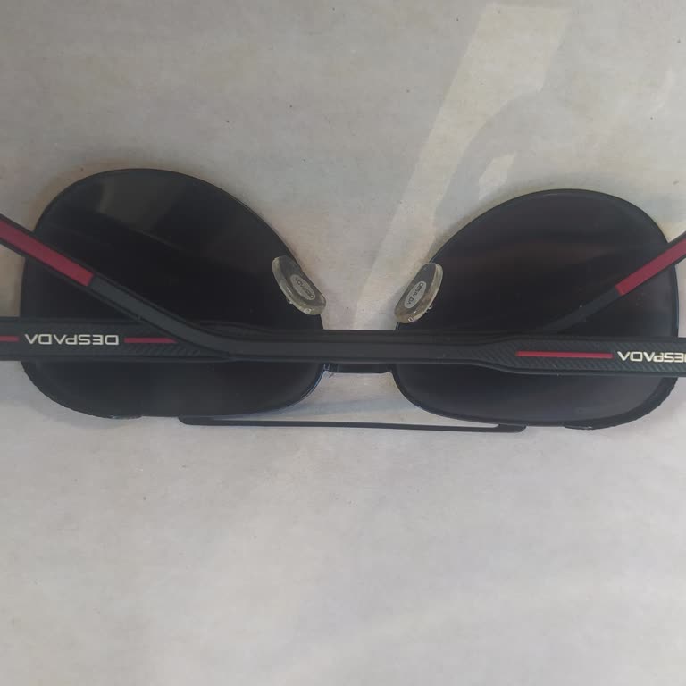 Despada Gözlük Vidalarıyla Başım Dertte