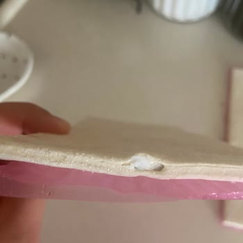 Milföy Hamurunda Lastik Parçalar Şoku