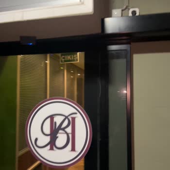 Boris Hotel Şikayeti