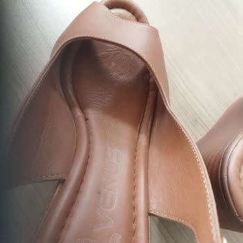 Üç Günlük Ayakkabının Boyası Çıktı: Kullanım Hatası Mı?