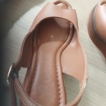 Üç Günlük Ayakkabının Boyası Çıktı: Kullanım Hatası Mı?