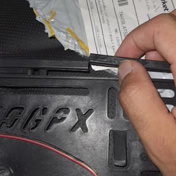 Kırık Plakalık Ve İlgisiz Müşteri Hizmeti