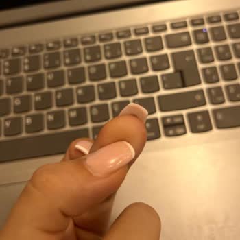 Protez Tırnak Hizmetinde Estetik Sorunlar