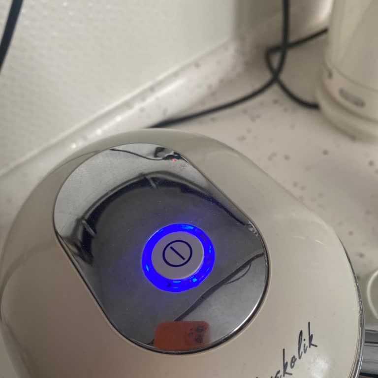 Yeni Kahve Makinemde Mavi Işık Sorunu