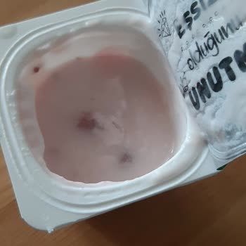 Danone Tikveşli Kaliteli Bilinen Yoğurtta Şaşırtan Görüntü
