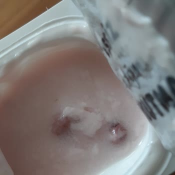 Danone Tikveşli Kaliteli Bilinen Yoğurtta Şaşırtan Görüntü