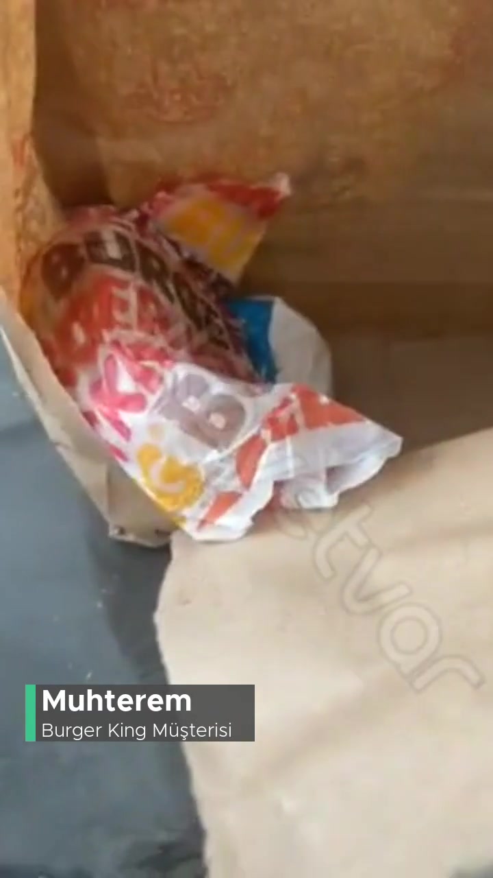 Burger King Kova Patates Siparişinin Yarısı Boş videonun kapak resmi
