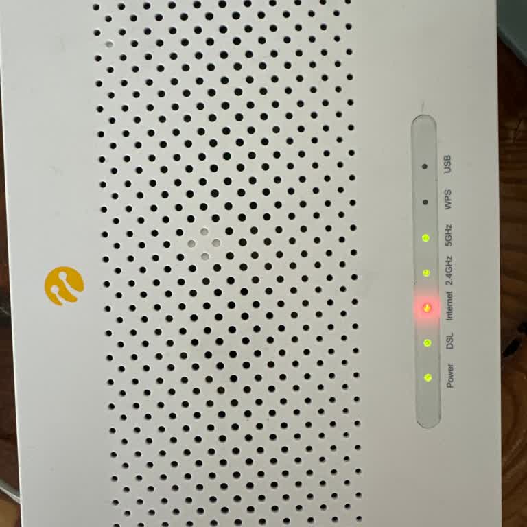 Sürekli İnternet Kesintisi Ve Ücretli Servis Sorunu