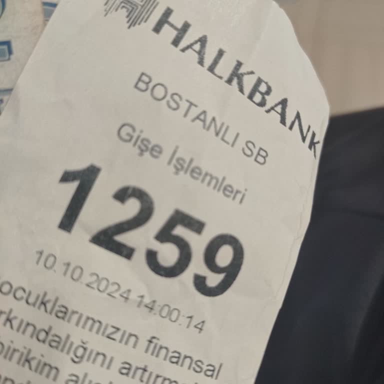 Banka Şubesinde Öncelik Sorunu Ve Yavaş Hizmet