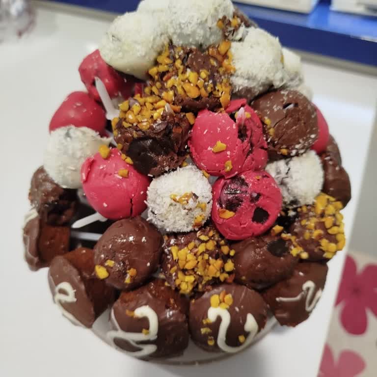 ÇiçekSepeti beschädigter Kuchen und fehlendes Plüschtier bei Lieferung zum Hochzeitstag