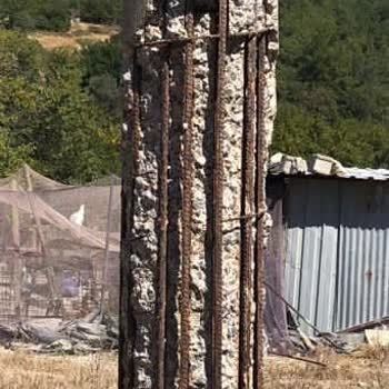 Gediz Elektrik Direkleri Tehlike Saçıyor