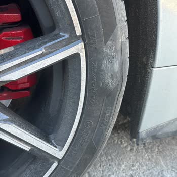 Hankook Tire Developed a Bulge After Only 2000 km, No Response from the Company