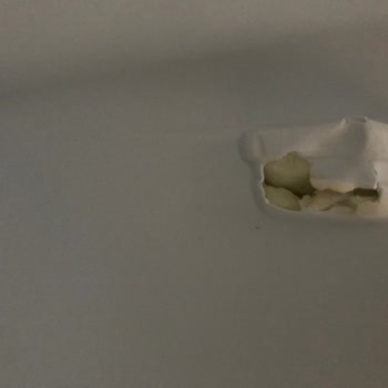 Arçelik Buzdolabında Köpük Raf Tutucu Sorunu