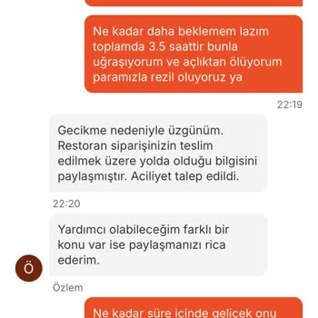 Buz Gibi Yemek Ve İlgisiz Hizmet