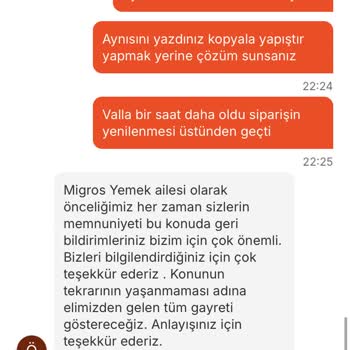 Buz Gibi Yemek Ve İlgisiz Hizmet