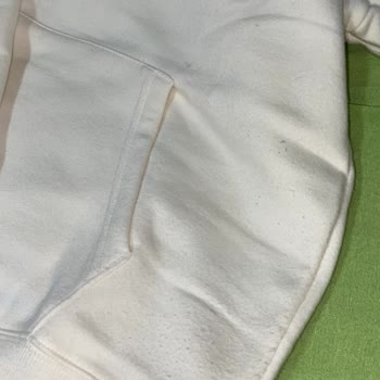 GAP Sweatshirt Priced at ₺2000 Pilled After Two Hours, No Refund Offered