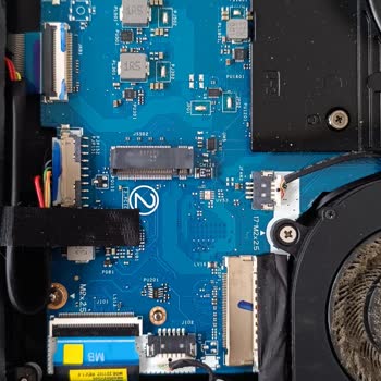 Acer Nitro 5: Batarya Şişmesi Ve Paslı Vida Sorunu