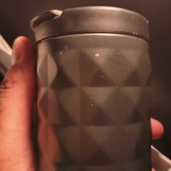 Starbucks Termos Renk Atma Sorunu Ve Değişim Talebi