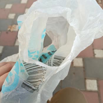 Market Poşeti Yüzünden Kırılan Cam Bardak