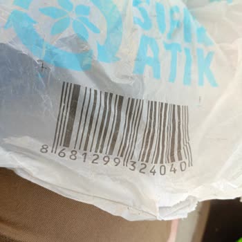 Market Poşeti Yüzünden Kırılan Cam Bardak