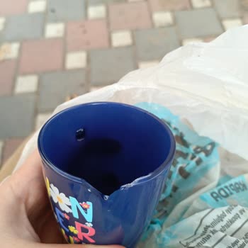 Market Poşeti Yüzünden Kırılan Cam Bardak