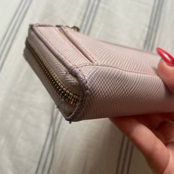 Guess Cüzdanın Boyası Attı Ve Rengi Değişti