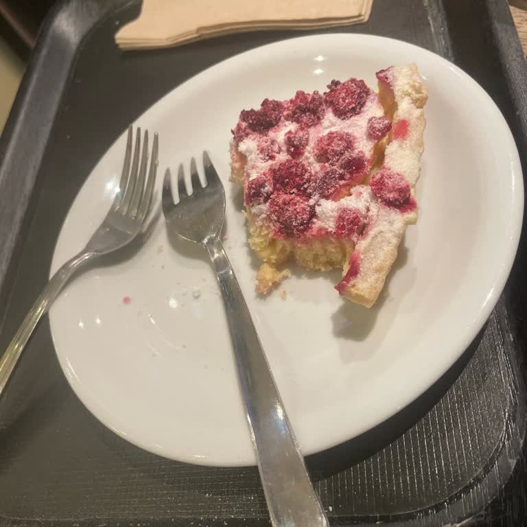 Ataşehir Şubesi'nde Taze Olmayan Tatlı Deneyimi