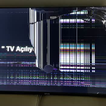 Kırık TV Paneli Ve Geciken Ücret İadesi Sorunu