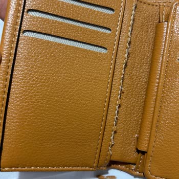 Kullanılmamış Cüzdanın Derisi Dökülüyor!