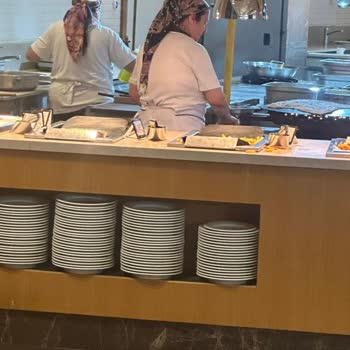 Titanic Luxury Collection Bodrum'da Hayal Kırıklığı: Alkol İkramı, Hijyen Sorunları Ve Laktoz Duyarsızlığı