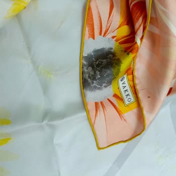 Vakko Eşarbında Renk Bulaşması Ve Yetersiz Müşteri Hizmeti