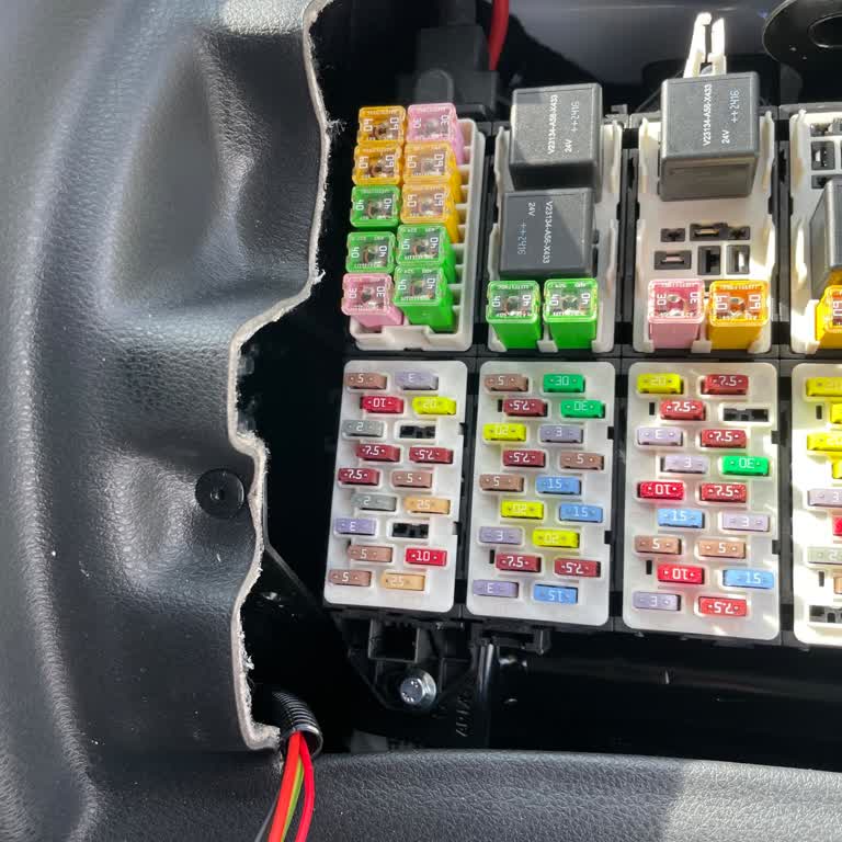 Ford F Line Araçlarda Üst Yapı Soketi Erişim Sorunu