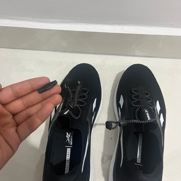 Reebok обувь порвались после первой носки